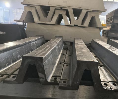 Yüksek trafikli liman tesislerinde çarpma enerjisinin dönüştürülmesi ve gemilerin ve rıhtımların korunması için kemer koruyucuları