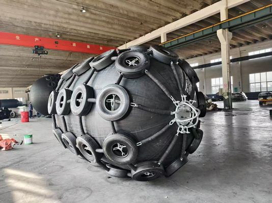 Farklı büyüklükteki gemiler için pnevmatik deniz koruyucuları